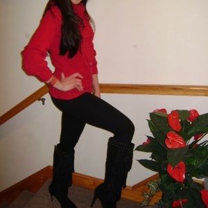 ❤️EUC City UNLTD Cable Knit Sweater